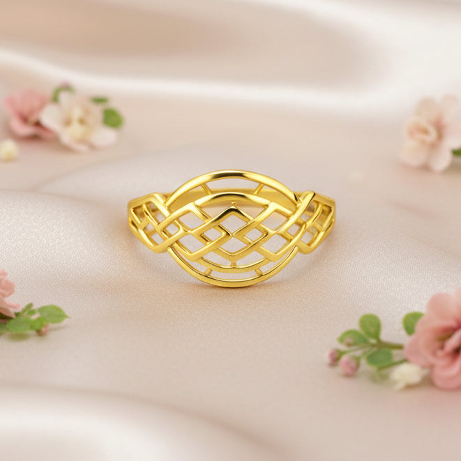 Elegant Gold Ring in 22Kt