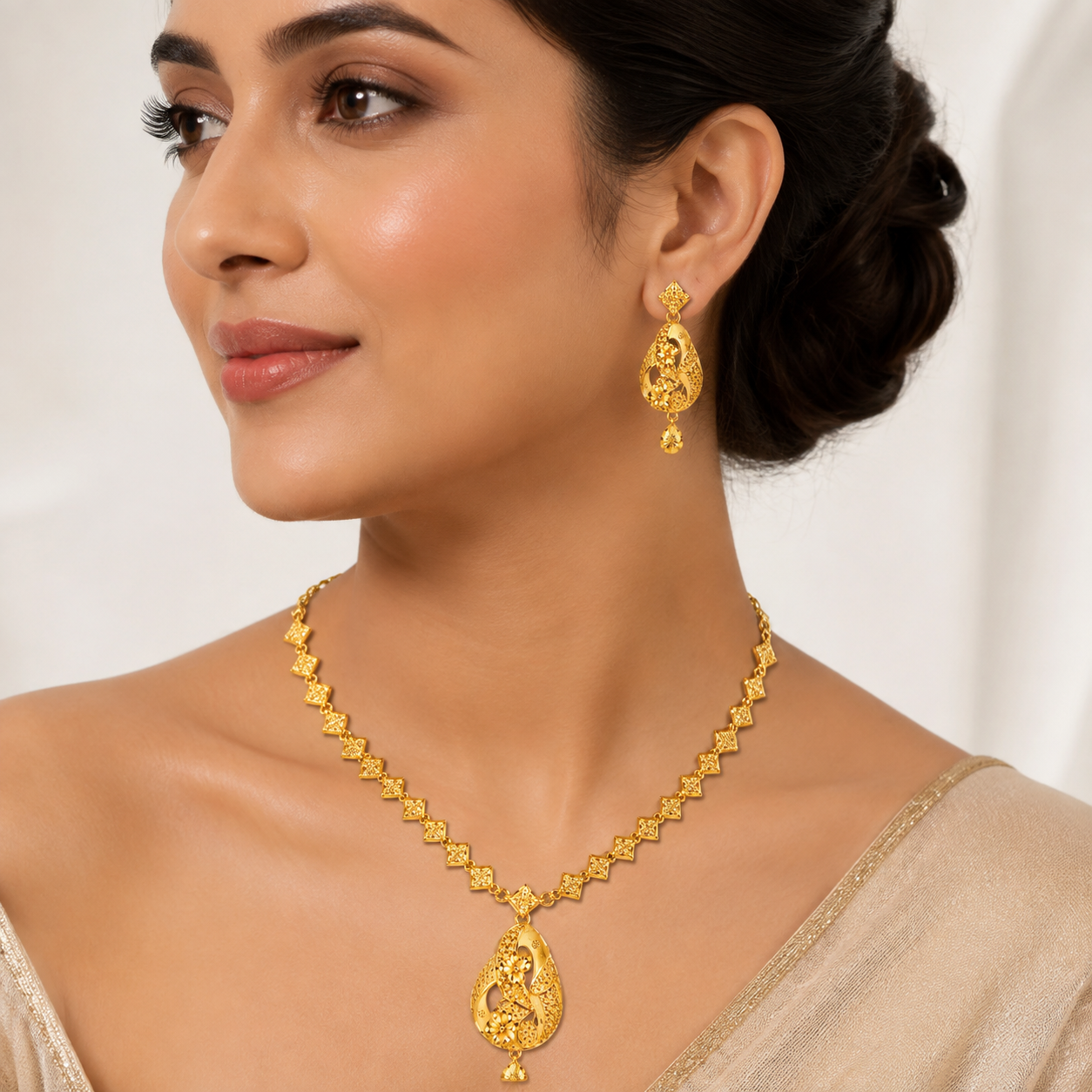 Golden Bloom Casting Necklace Set