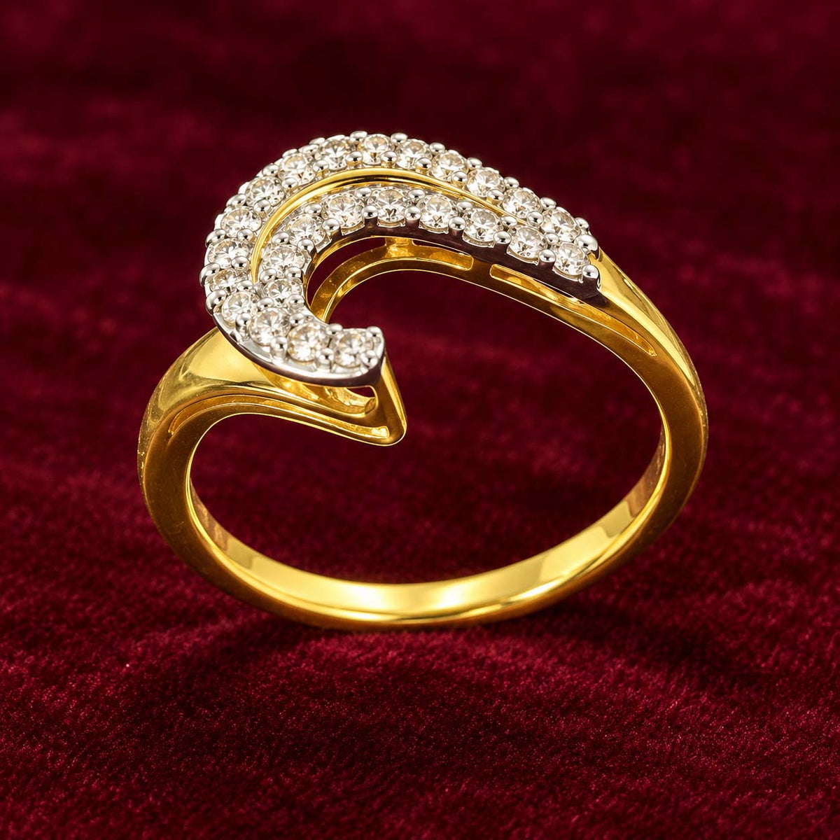 18K Gold Sculptural Wave Diamond Ring