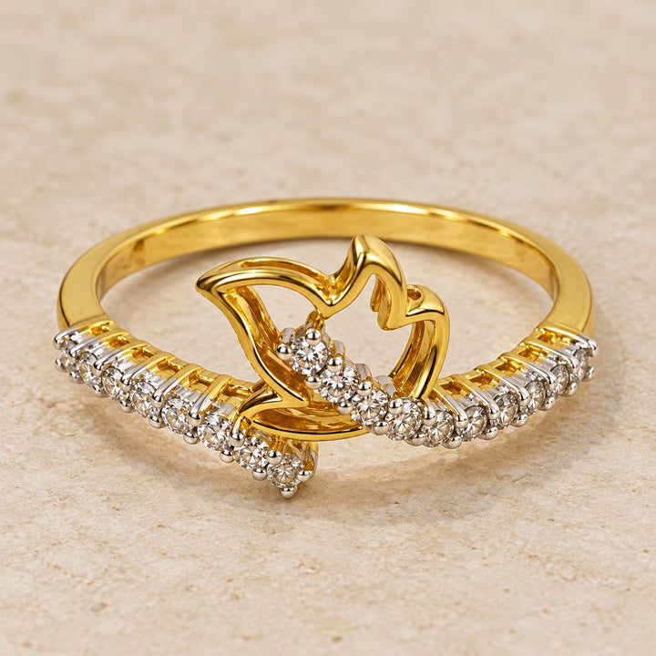 18K Gold Flame Motif Diamond Ring