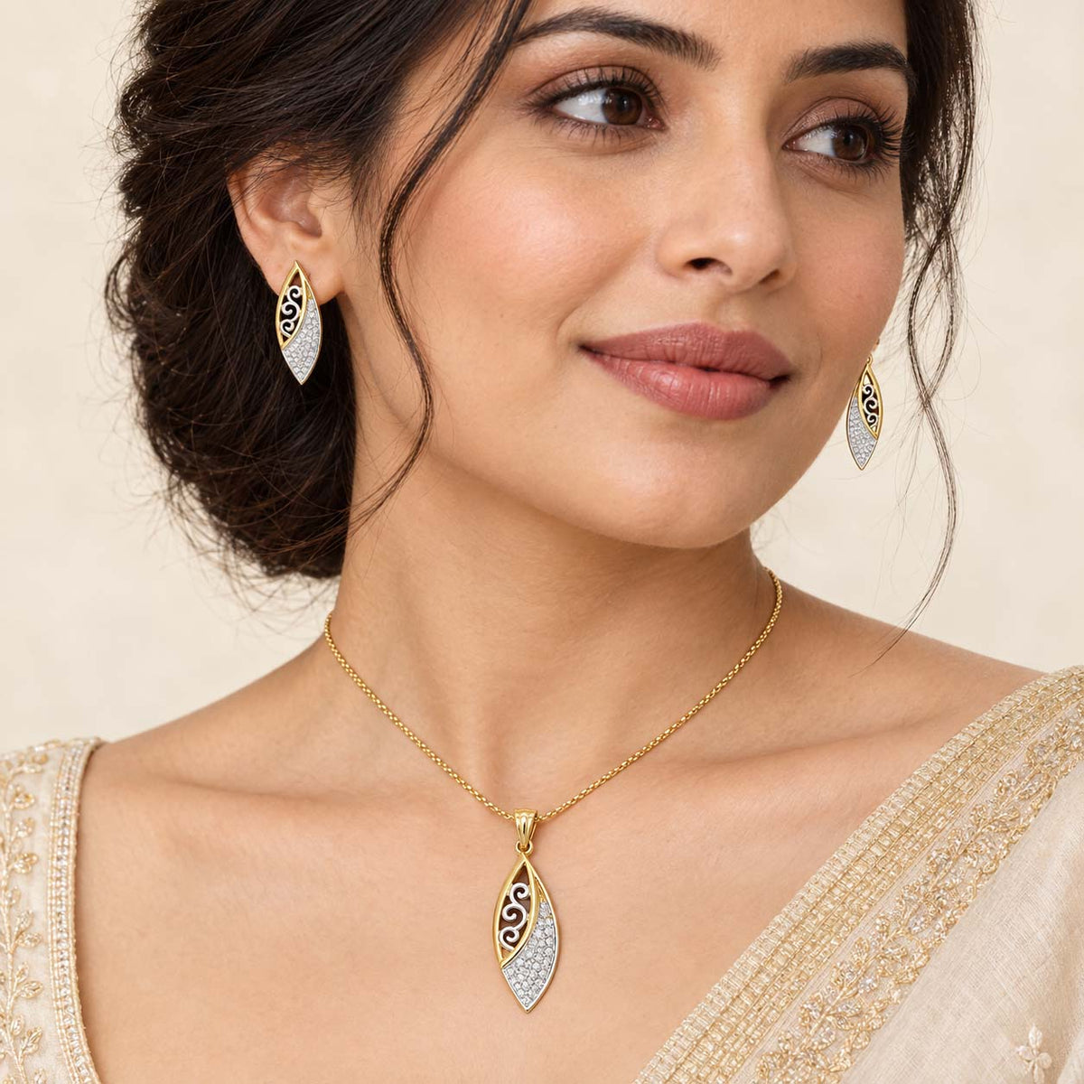 Aurora Gleam 14K Gold Diamond Pendant Set