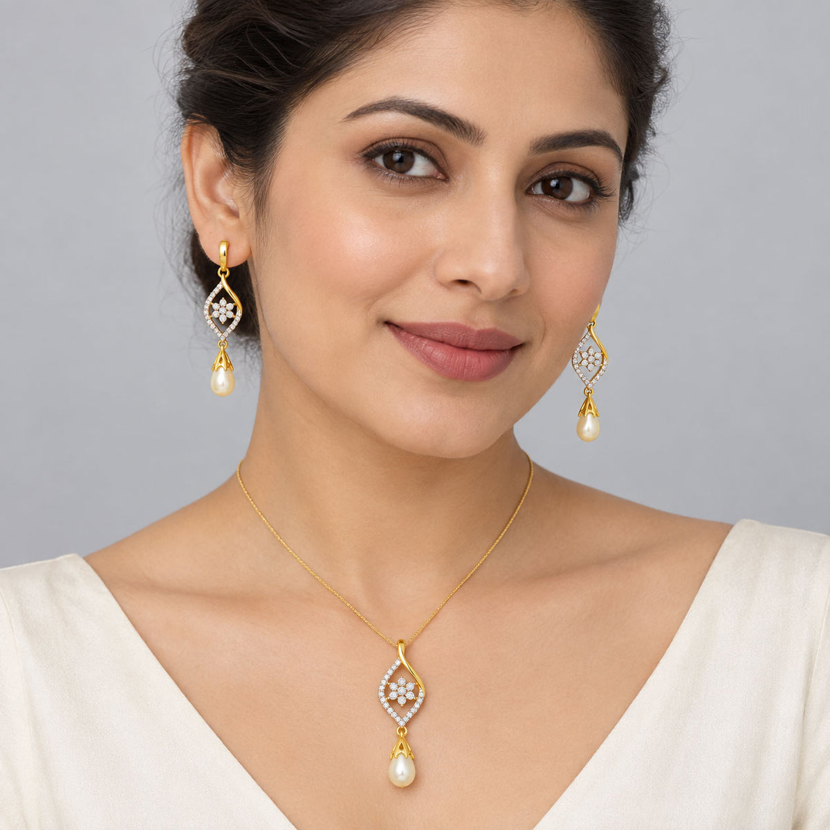 Royale Diamond Pearl Drop Pendant Set
