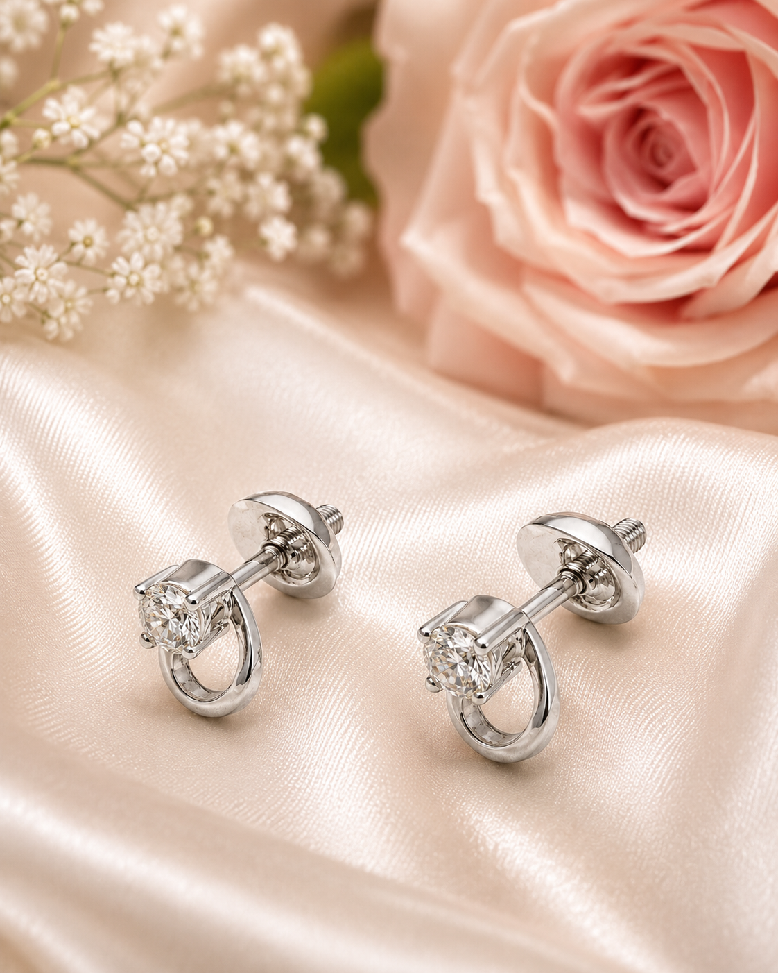 Diamond Solitaire Stud Earrings in 14Kt Yellow Gold