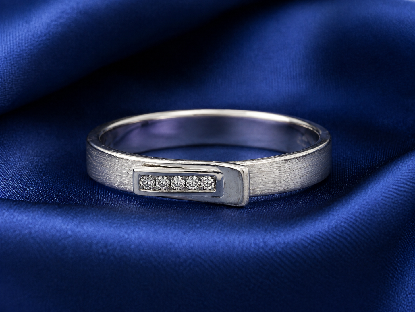 Pt950 Platinum Diamond Band | High-Polish Finish | Custom Size