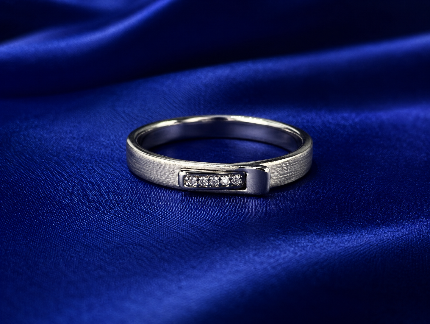 Pt950 Platinum Diamond Band | High-Polish Finish | Custom Size