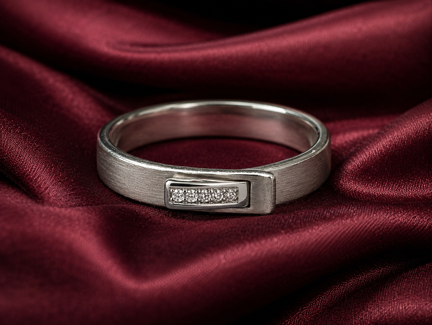 Pt950 Platinum Diamond Band | High-Polish Finish | Custom Size