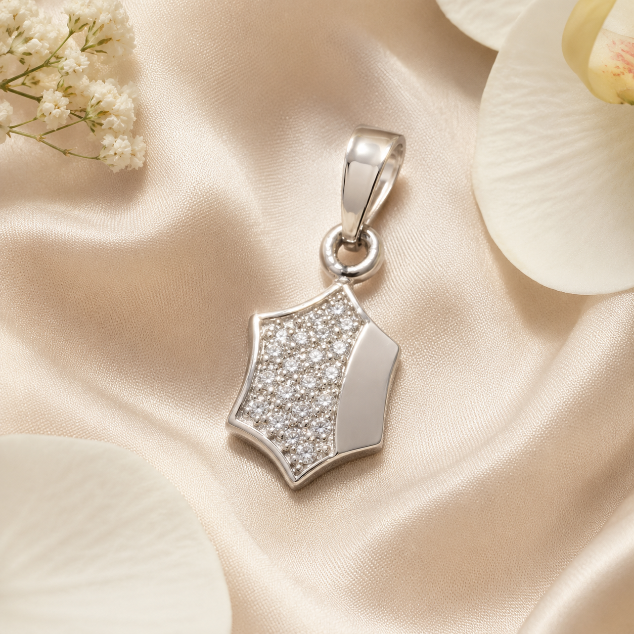 Platinum Diamond Pendant for Women – Pt950 Sparkling Pendant with High-Polish Finish | Savya Jewels