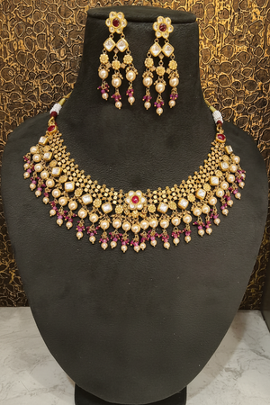 Antique Polki Kundan Guttapusalu Choker Set on Bust