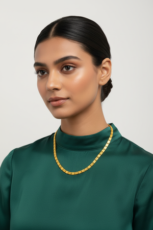 Tulip Link Gold Chain - Female Model