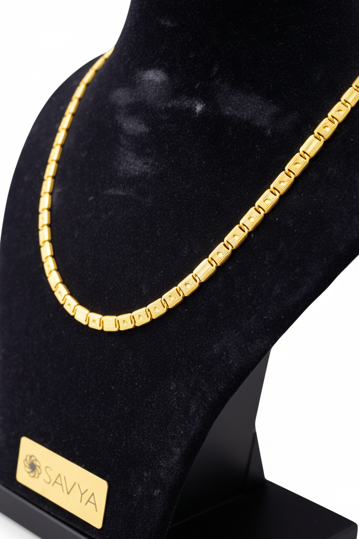 Tulip Link Gold Chain - Side Angle