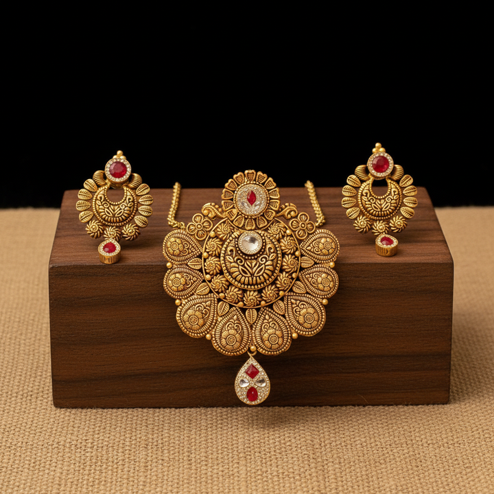 22Kt Antique Gold Floral Pendant Set - Wooden Block