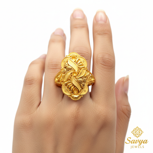 Swirl Leaf Jali Gold Ladies Ring - Finger Display