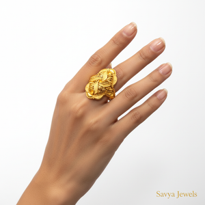 Swirl Leaf Jali Gold Ladies Ring - Model Finger