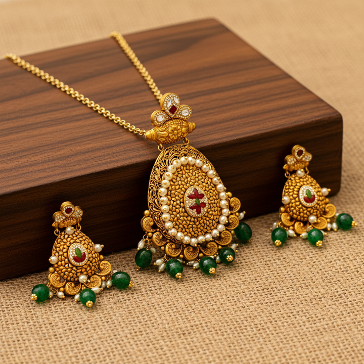 22Kt Antique Gold Granule Work Pendant Set - Wooden Block