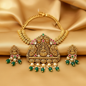 Lakshmi Pendant Set - Silk Fabric