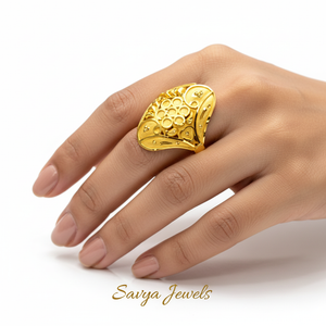 Paisley Jali Ring - Model