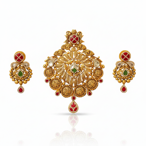 Pendant set - white background subtle reflection
