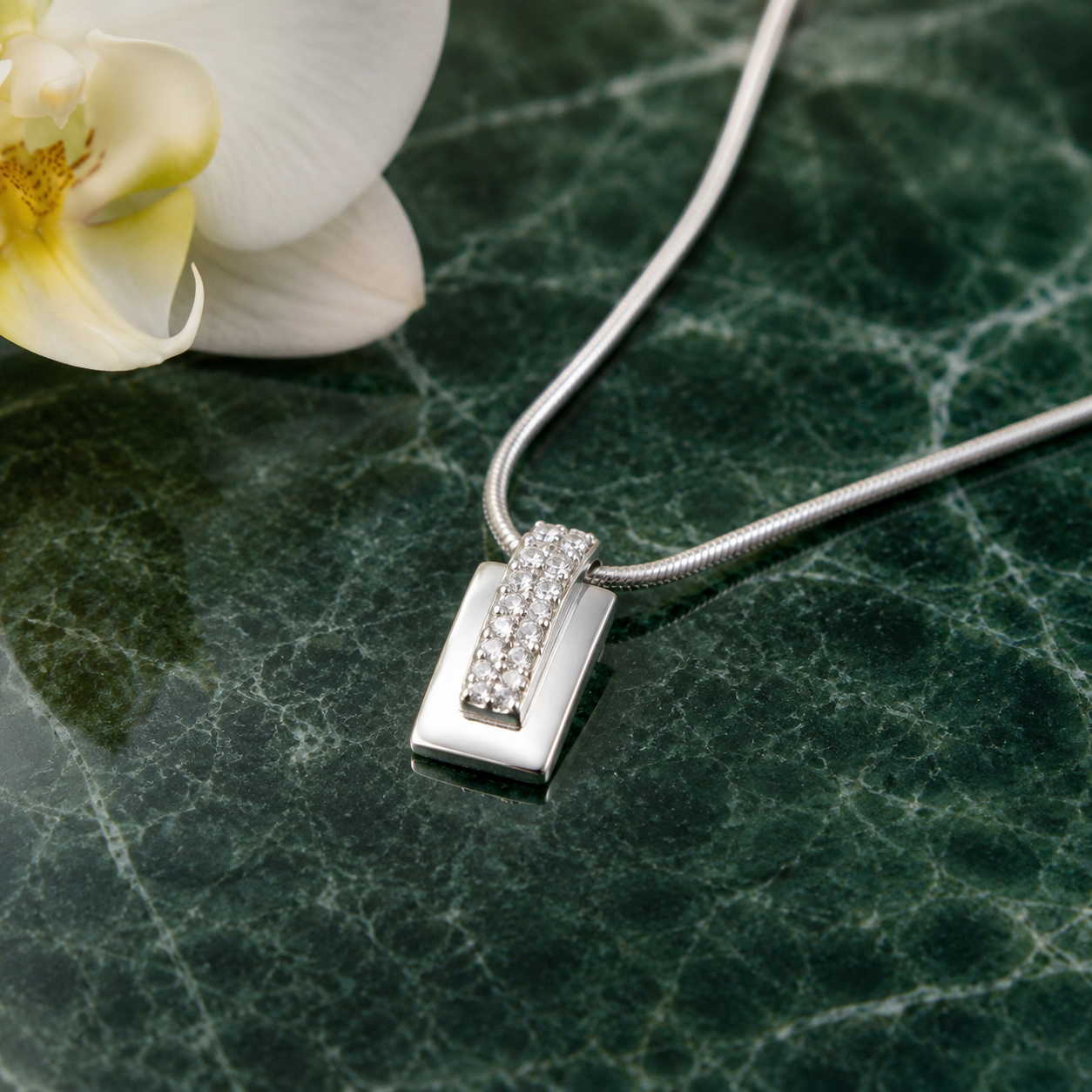 Platinum Chain with Zirconia Pendant for Women