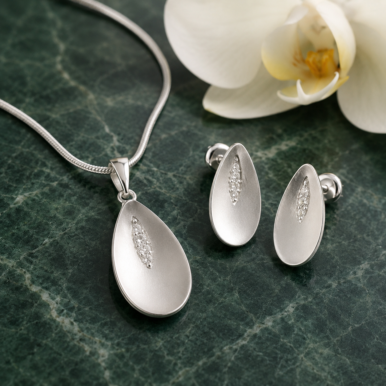 Platinum Chain with Zirconia Pendant Set for Women